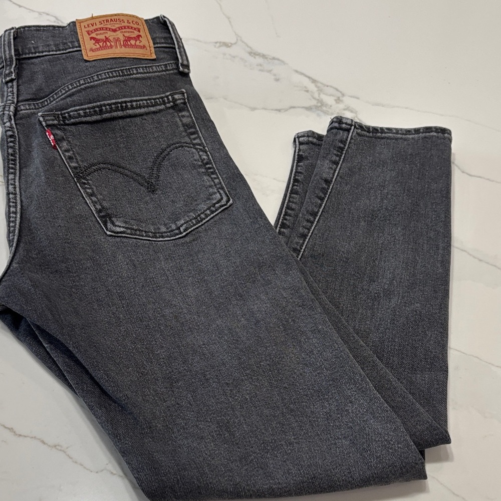 Levi's Skinny Jeans in Charcoal Gray - Picture 16 of 16